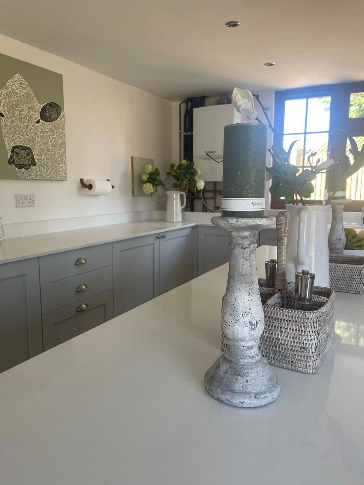 Ultra White quartz worktop, view 4 of the finished installation