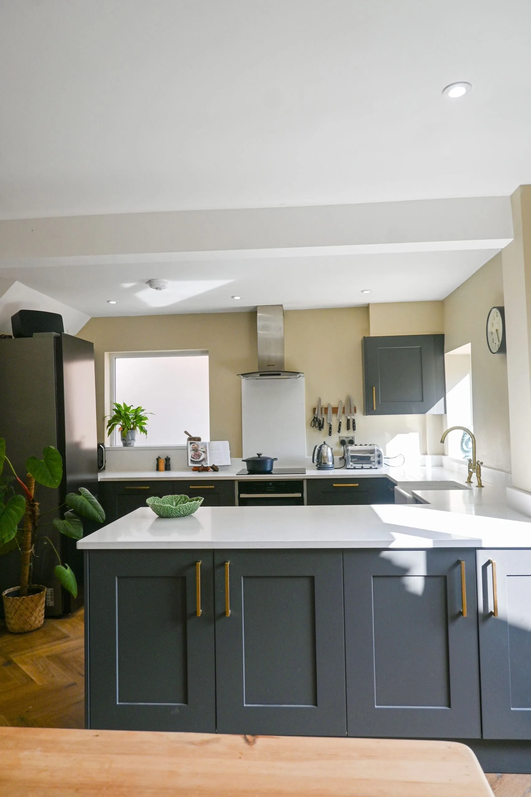 Capri White quartz kitchen worktop, Capri White quartz, waterfall island